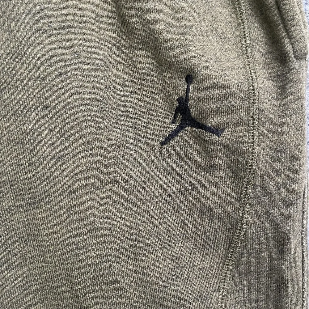 Air Jordan Jumpman Air Wings Nike Sweatpants Men's Sz L Green 860198-395